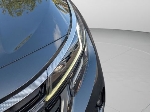 Certified 2025 Kia Seltos SX w/ SX Sunroof Package image 13