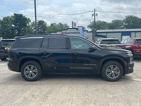 New 2026 Chevrolet Traverse LT w/ Driver Confidence Package AWD/4WD image 6