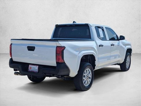 Used 2025 Toyota Tacoma SR image 5