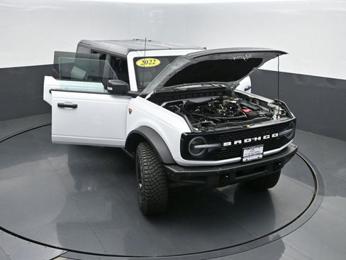 Used 2022 Ford Bronco Badlands image 45