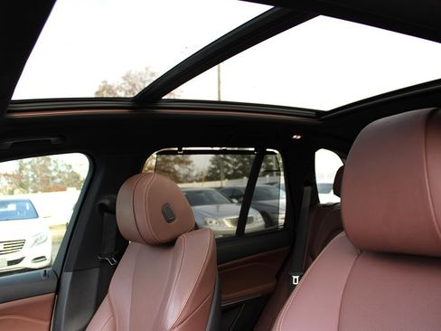 Used 2019 BMW X5 xDrive40i w/ M Sport Package image 28