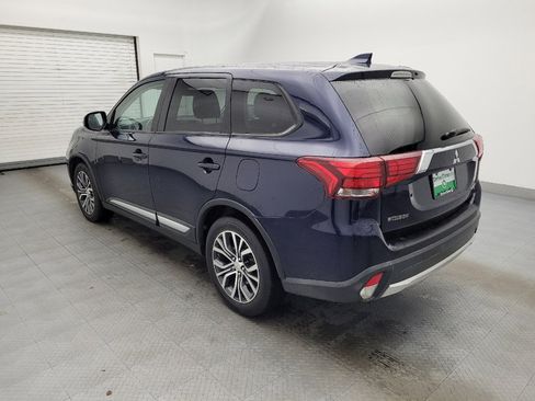Used 2017 Mitsubishi Outlander SE image 3
