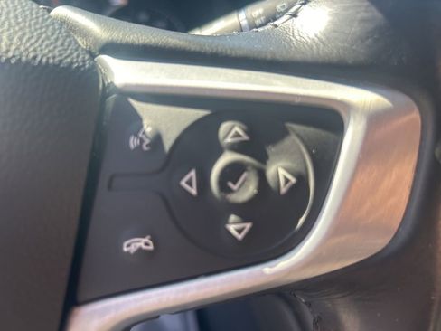 Used 2020 GMC Acadia SLT w/ Premium Package image 32