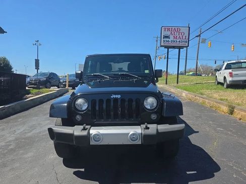 Used 2014 Jeep Wrangler Unlimited Sahara w/ Max Tow Package AWD/4WD image 2