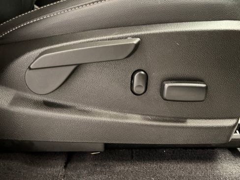 Used 2019 Chevrolet Colorado LT w/ Redline Special Edition image 43