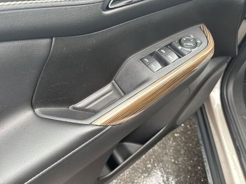 Certified 2022 GMC Acadia SLE image 23