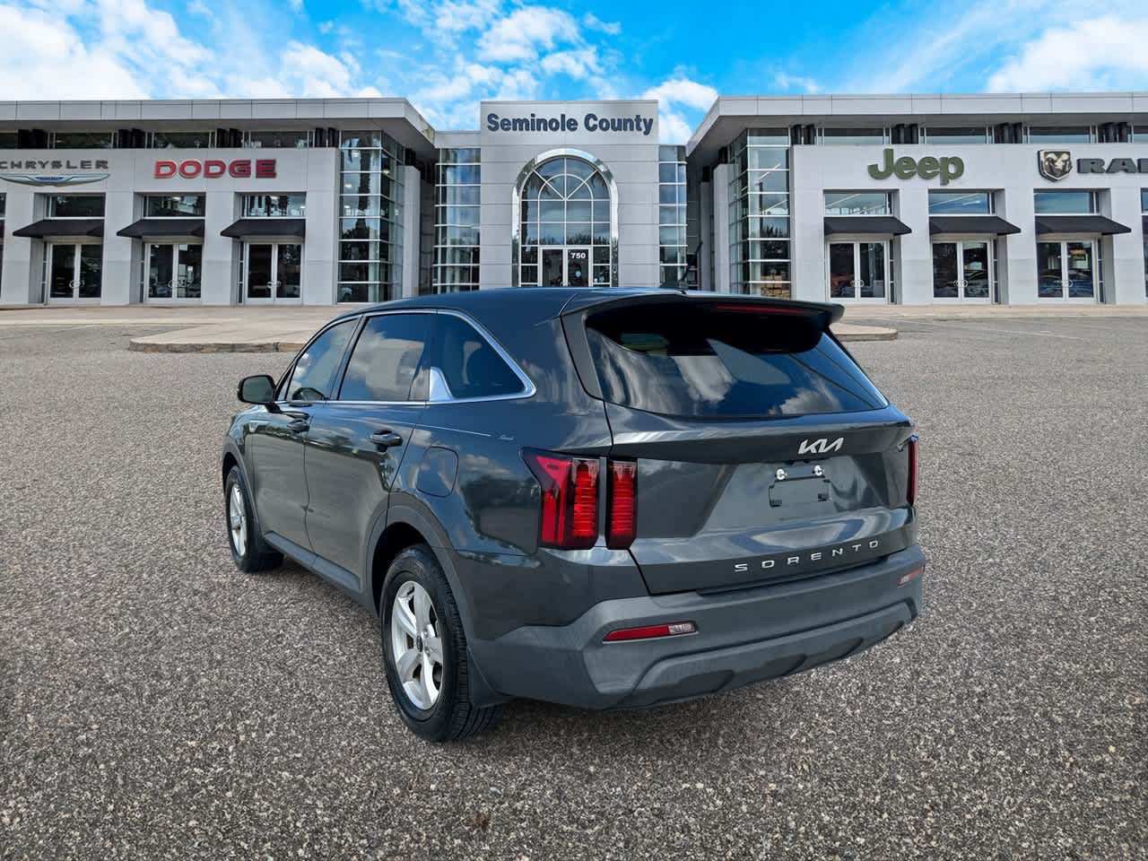 Used 2022 Kia Sorento LX FWD image 6