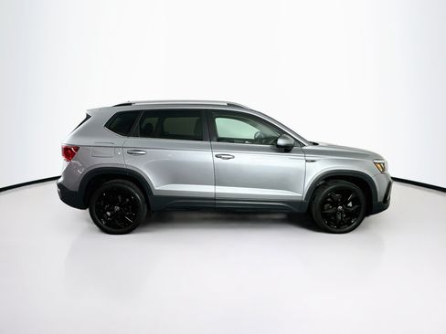Used 2024 Volkswagen Taos SE FWD image 10