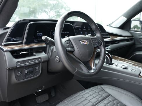 Certified 2024 Cadillac Escalade Sport Platinum AWD/4WD image 17
