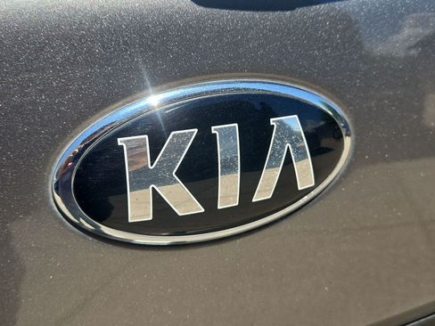 Used 2018 Kia Soul ! FWD image 12