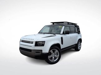Used 2025 Land Rover Defender 110 X-Dynamic SE video 1