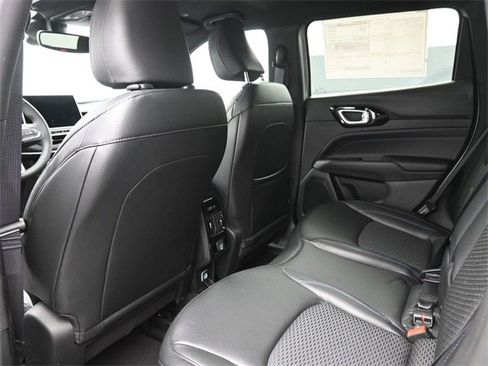 New 2026 Jeep Compass Latitude image 16