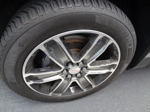 Used 2019 GMC Acadia Denali w/ Technology Package AWD/4WD image 11
