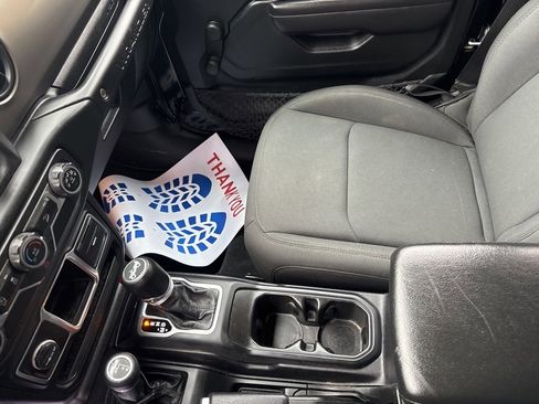 Used 2018 Jeep Wrangler Sport image 31