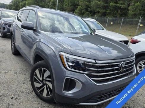 Used 2025 Volkswagen Atlas SE AWD/4WD image 8
