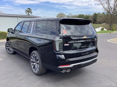 New 2026 Chevrolet Suburban High Country AWD/4WD image 2