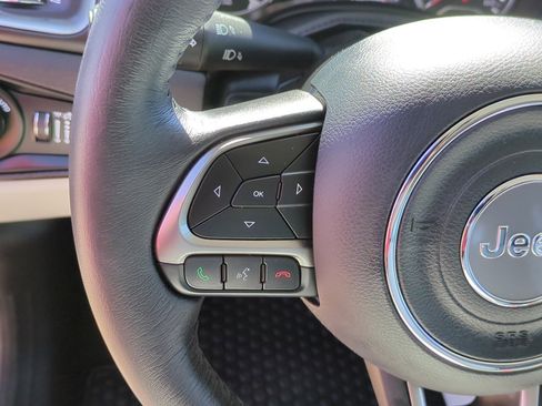 Used 2022 Jeep Renegade Limited image 16