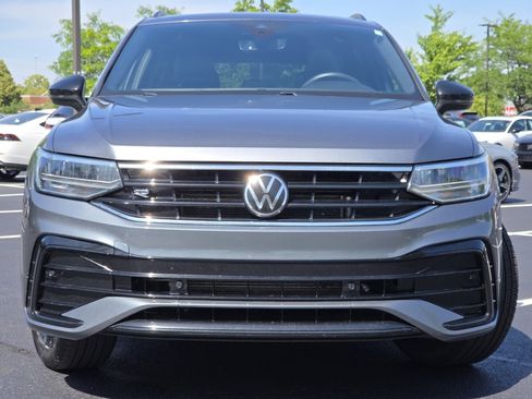 Used 2022 Volkswagen Tiguan SE R-Line AWD/4WD image 11