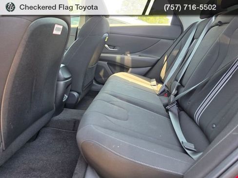 Used 2024 Hyundai Elantra SEL w/ Convenience Package FWD image 20
