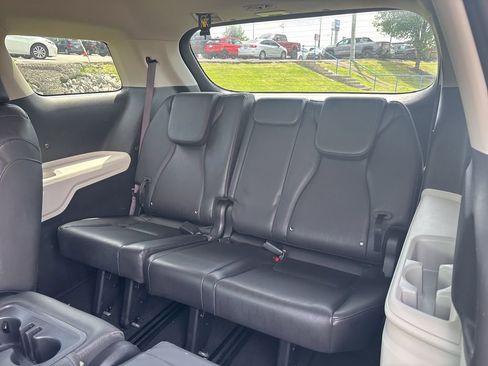 Used 2024 Kia Carnival LX FWD image 10