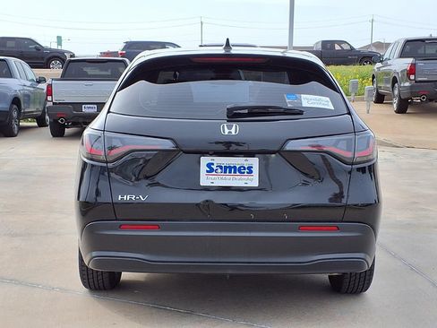 Certified 2025 Honda HR-V LX image 6