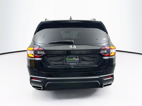 Used 2023 Honda Pilot Sport image 7
