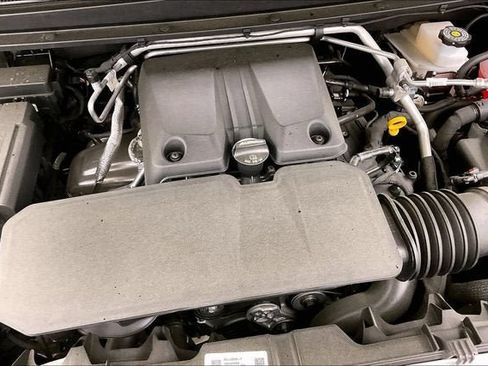 New 2025 GMC Canyon AT4 w/ Off-Road Front Bumper Package AWD/4WD image 13
