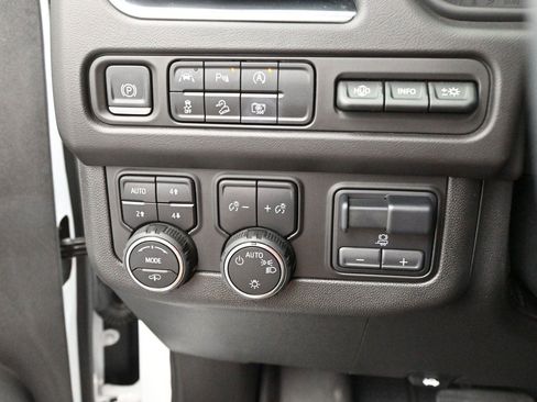 Used 2024 Chevrolet Tahoe High Country AWD/4WD image 24