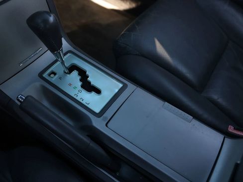 Used 2005 Toyota Solara SLE image 36