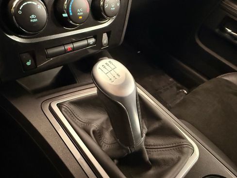 Used 2009 Dodge Challenger SRT8 w/ SRT Option Group II RWD image 36