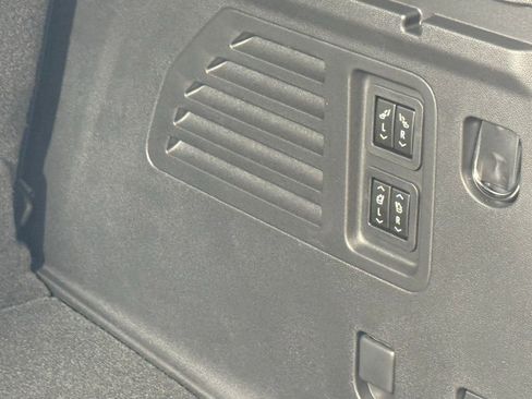 New 2026 Chevrolet Traverse RS image 12