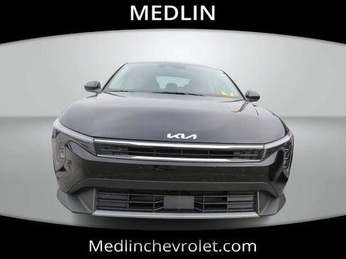 Used 2025 Kia K4 EX image 2
