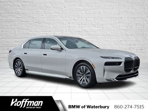 Used 2024 BMW i7 eDrive50 image 1