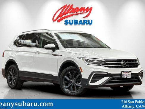 Used 2024 Volkswagen Tiguan SE AWD/4WD image 1
