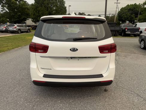 Used 2019 Kia Sedona L FWD image 4