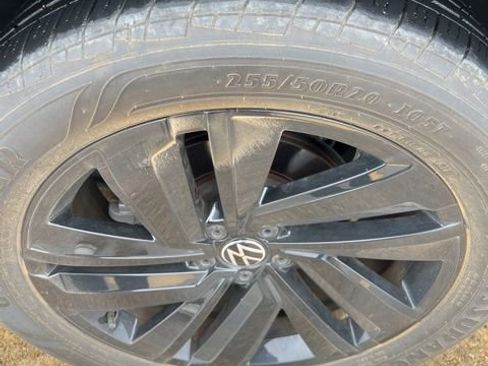 Used 2022 Volkswagen Atlas Cross Sport SE FWD image 6
