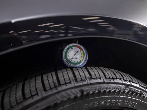 Used 2023 BMW 530e w/ M Sport Package RWD image 35
