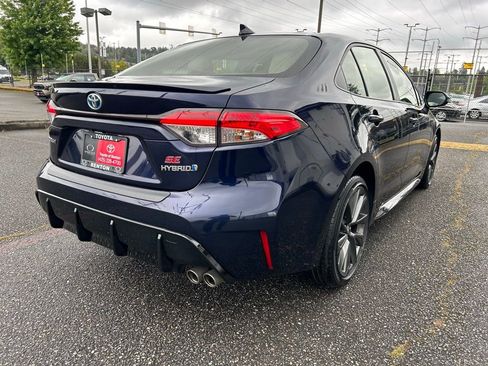 Used 2024 Toyota Corolla SE w/ SE Package FWD image 5