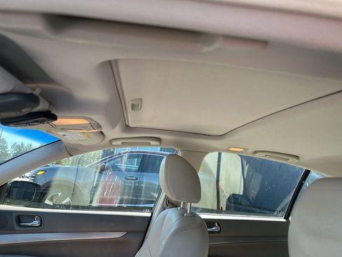 Used 2013 INFINITI G37 x w/ Premium Pkg image 6