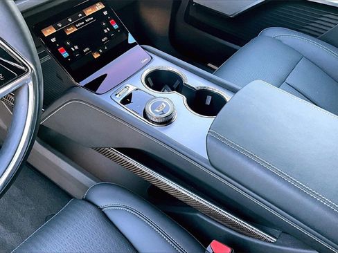 Used 2026 Cadillac Vistiq Sport image 5