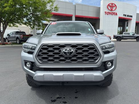 Used 2021 Toyota Tacoma TRD Sport w/ TRD Premium Sport Package AWD/4WD image 6