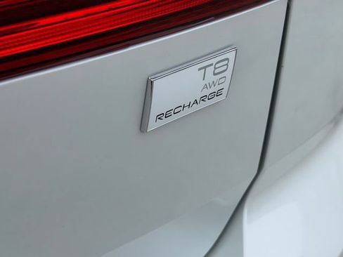 Used 2024 Volvo XC60 T8 Plus AWD/4WD image 14