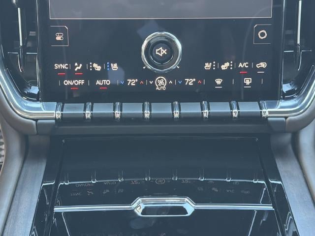 Used 2025 GMC Yukon Denali Ultimate AWD/4WD image 38