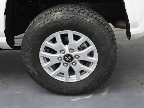 Used 2025 Toyota Tacoma SR5 image 5