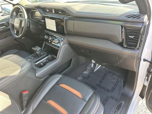 Used 2025 GMC Sierra 1500 AT4 image 28