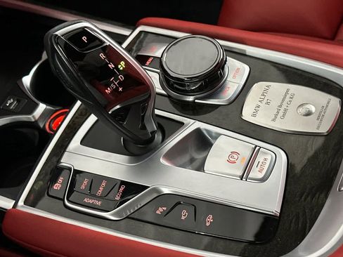 Used 2021 BMW ALPINA B7 xDrive w/ Luxury Rear Seating Package image 21