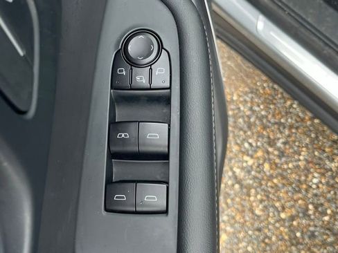 Used 2025 Buick Enclave Preferred image 5