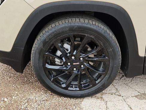 Used 2023 GMC Terrain SLE w/ Driver Convenience Package FWD image 14
