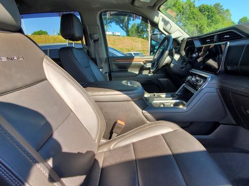 Used 2024 GMC Sierra 2500 Denali w/ Denali Reserve Package AWD/4WD image 4