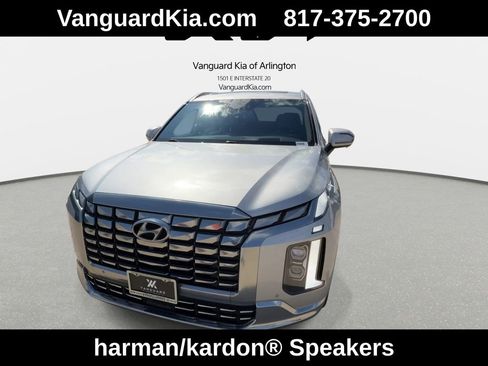 Used 2023 Hyundai Palisade Calligraphy FWD image 3